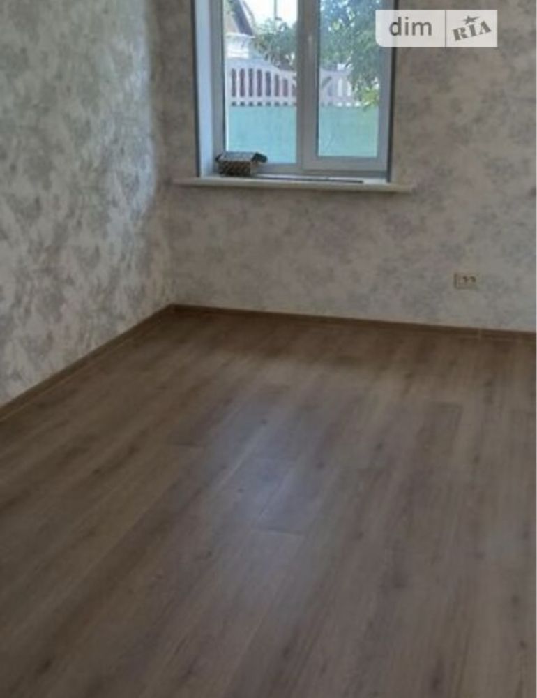 Терміновий продаж 2 поверхового будинку, ділянкою на 6 соток.