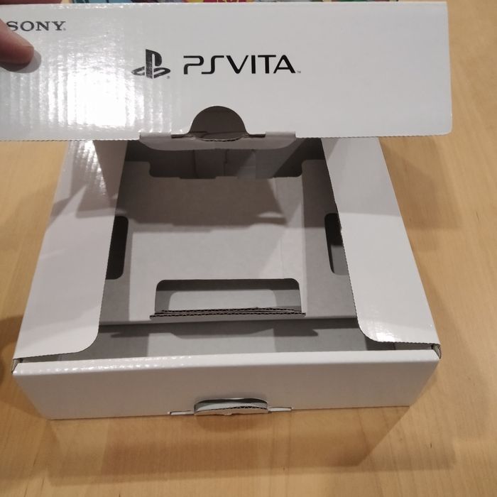 Caixa PS Vita 2000 para colecionadores