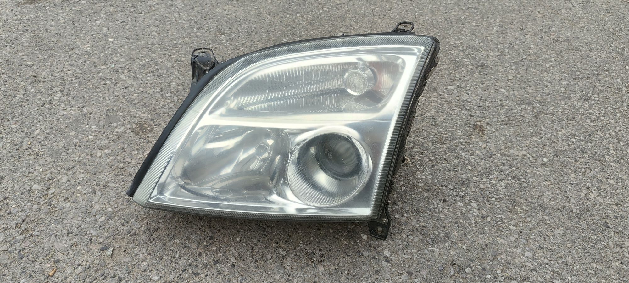 Vectra C Signum lampa przód przednia lewa ksenon xenon