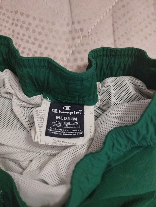 Шорты champion оригинал, вещи покупались новые в фирменном магазине