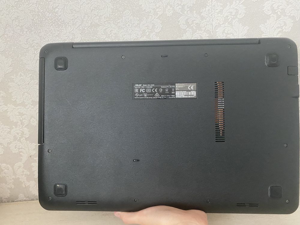 Ноутбук ASUS X555S.