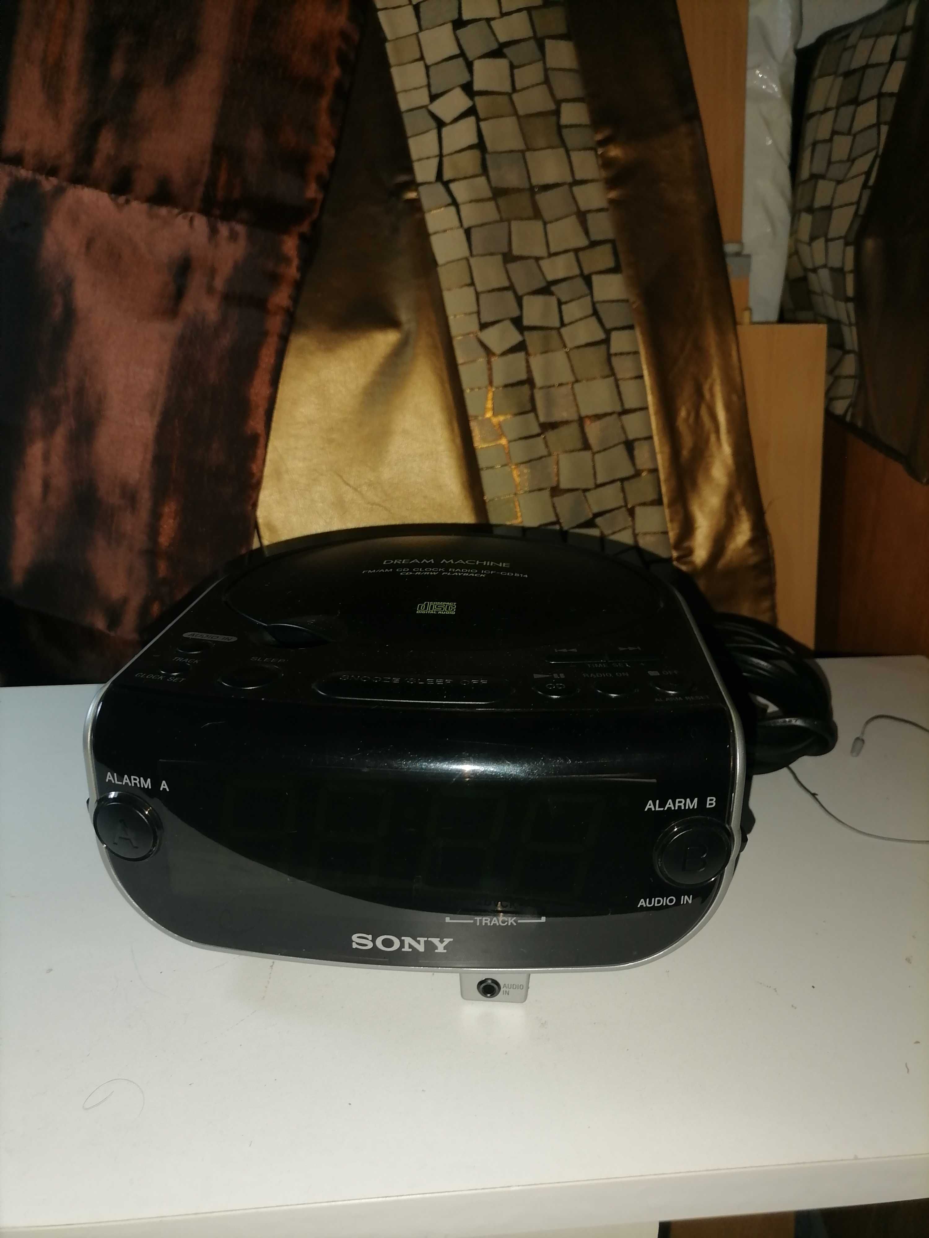 Leitor CD Radio Relógio Sony
