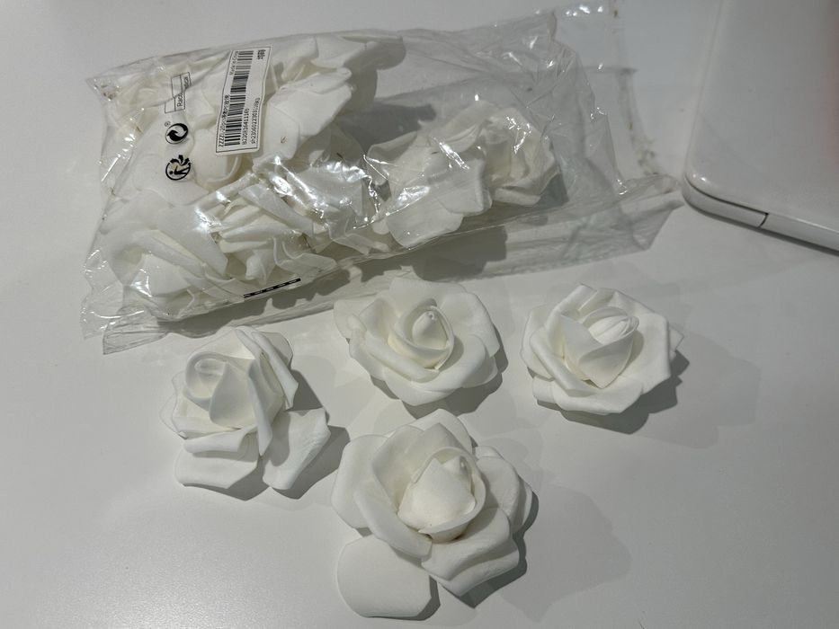Rosaa brancas artificiais