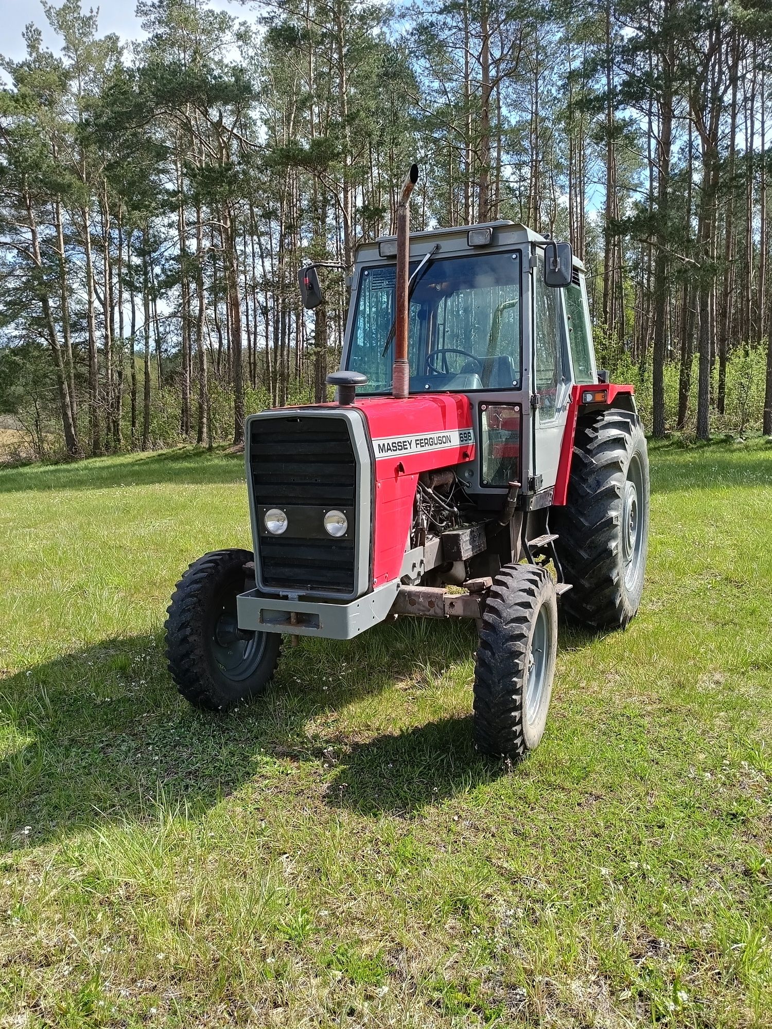 Massey Ferguson 698