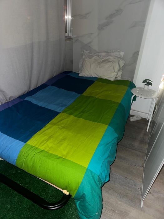 Arrenda quarto pequeno