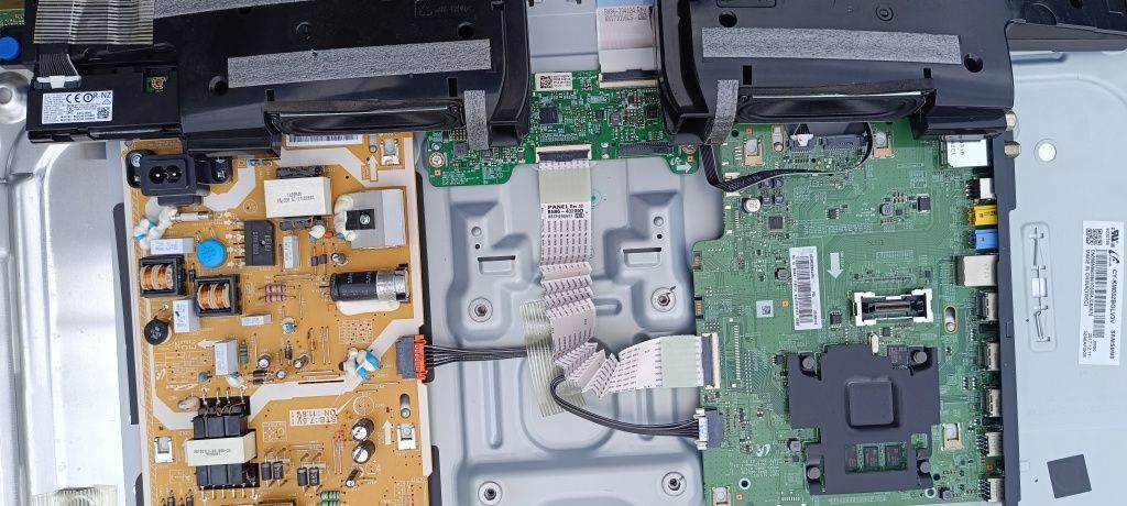 Телевізор на SAMSUNG 32 M5500AU НА запчастини