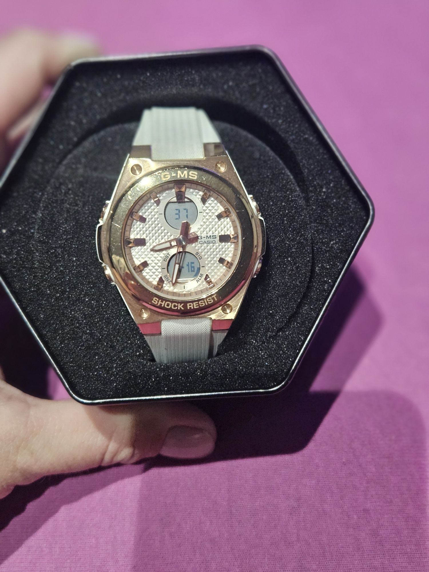 Zegarek Casio Złoty
