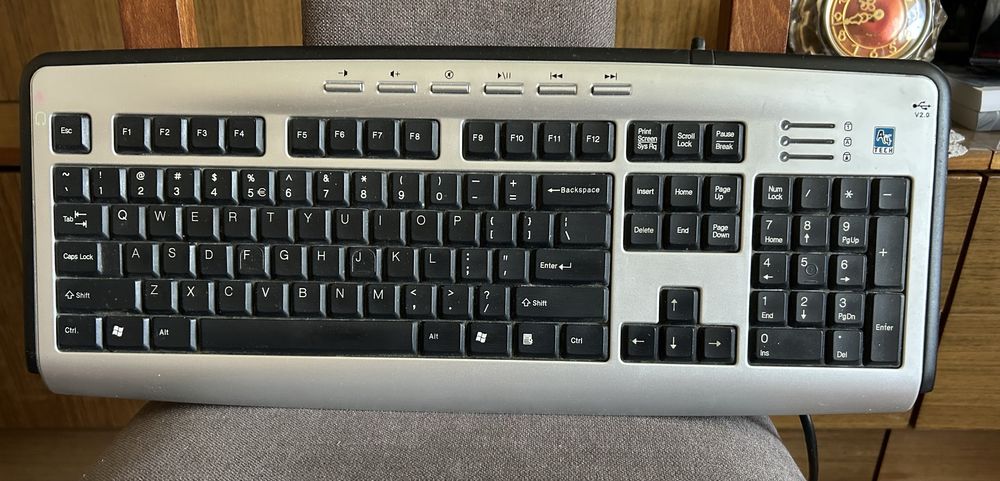 Monitor klawiatura sprzedam