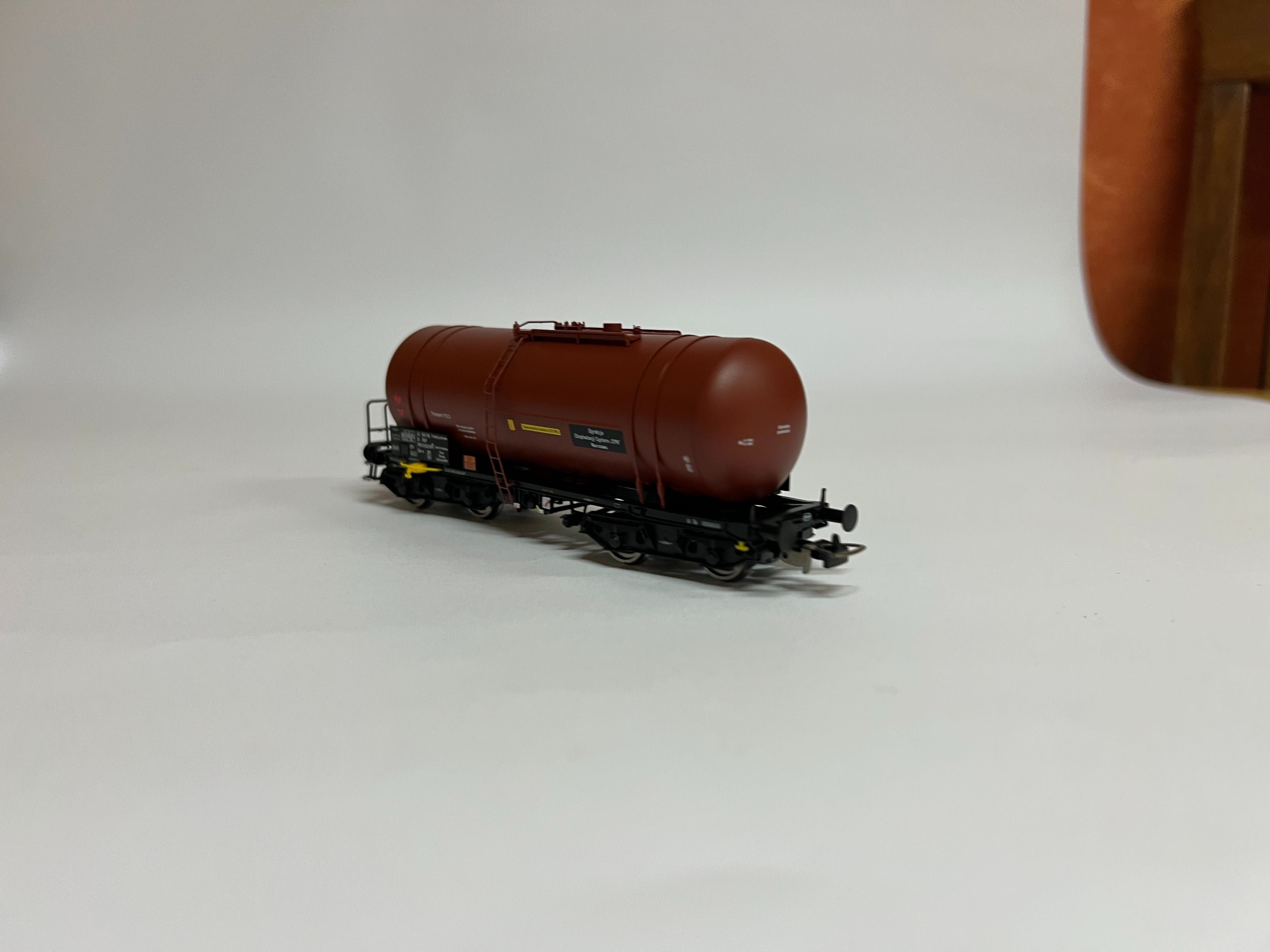 Wagon towarowy cysterna typ 406R (Zas-x) PKP CPN, PIKO 58454, epoka IV