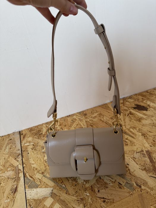 Маленька сумка на плече шкіряна