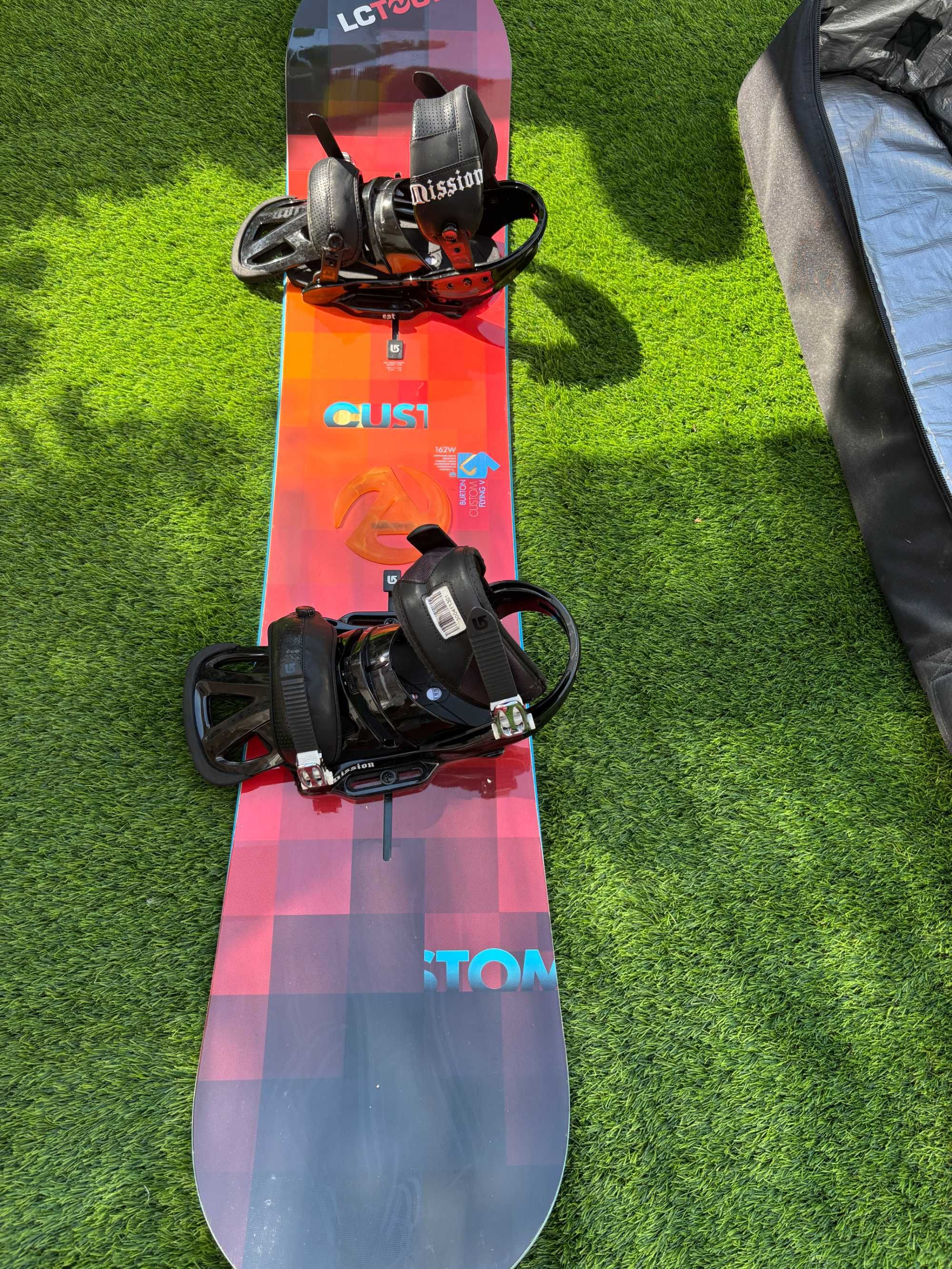 Prancha Snowboard Burton Custom 162 com capa DaKine