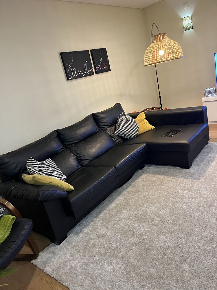 Sofa com chaise long/ que se transforma em cama de casal