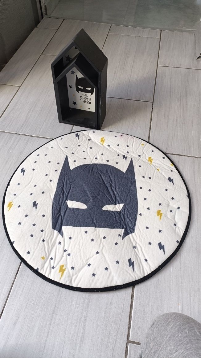 Zestaw Batmana, dwie półeczki z Nowym dywanikiem