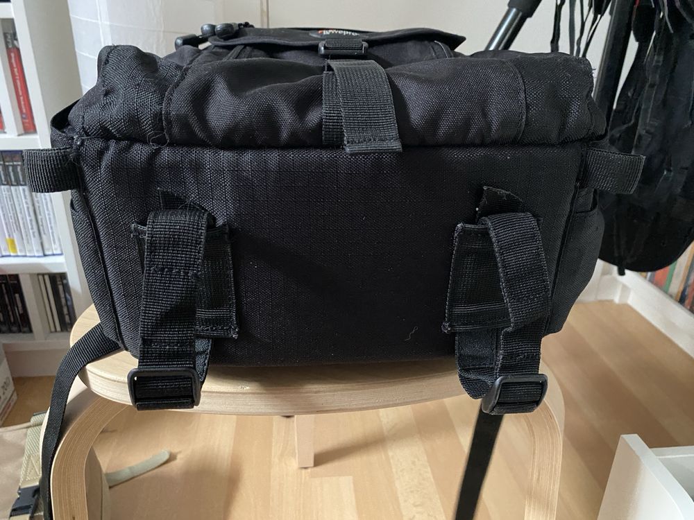 Mochila Lowepro Micro Trekker 200