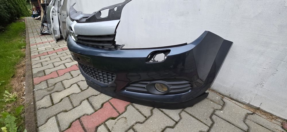Zderzak opel astra h gtc z grilem