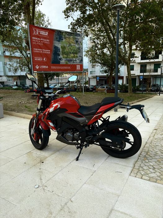 Keeway rkf - vermelha