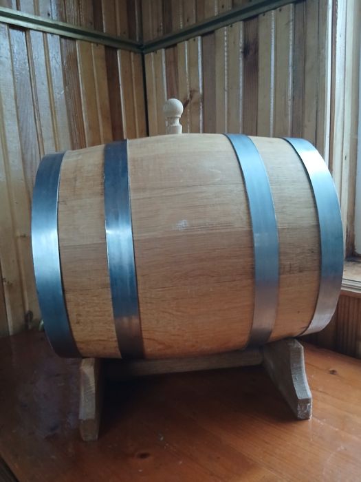 Дубова бочка 18.л з металевим краном.