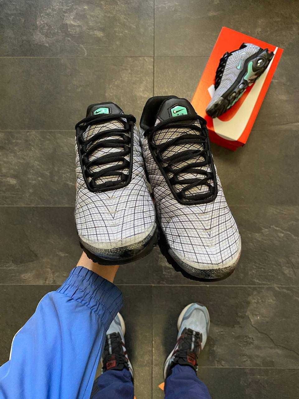 Чоловічі кросівки Nike Air Max Plus Tn Spirograph