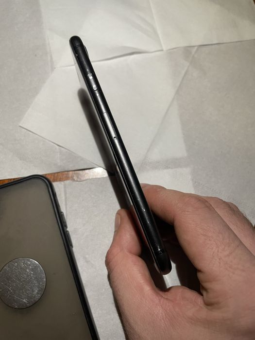 Продам айфон 8 на 64гб