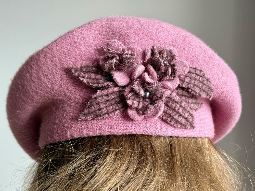 Beret w koloże różowym