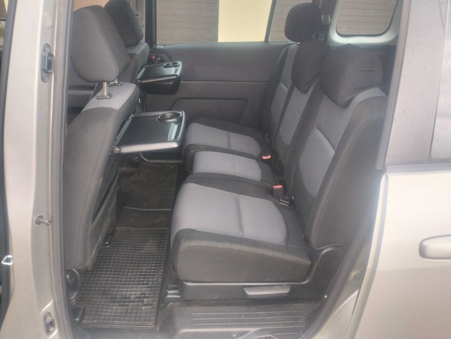 Mazda 5 2,0 2005 7osobowy Hak