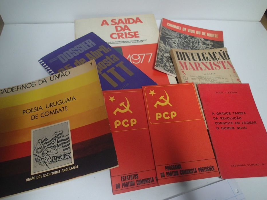 Lote de livros políticos antigos