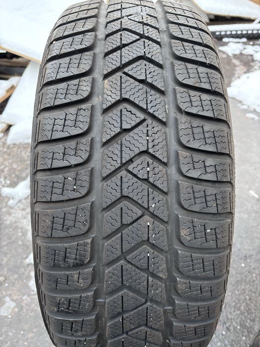Opony zimowe Pirelli 235/45R19 2018rok 6mm Sottozero 3