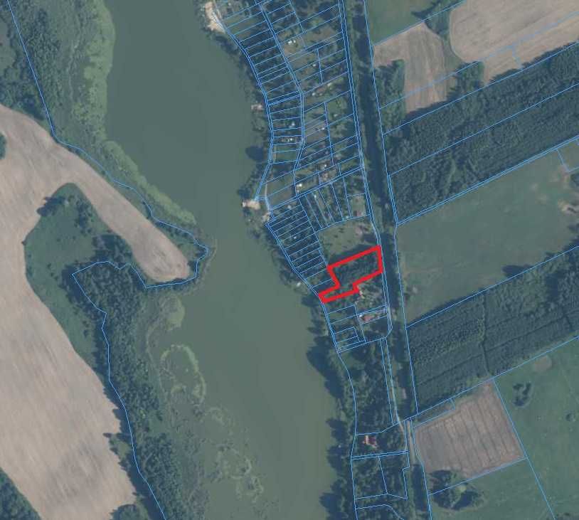 Działka z linią brzegową, fundamentem i drogą – Sambród, Mazury