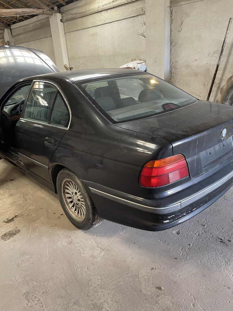Vendo peças bmw e39 523i/ 525i impecavel capô parachoques