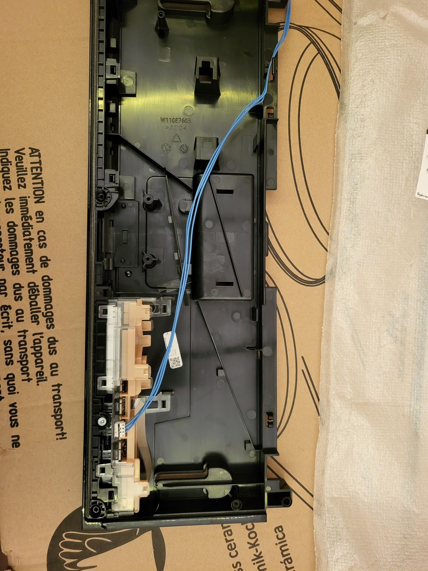 Panel przedni do zmywarki (C00647. 243) Whirlpool  indesit