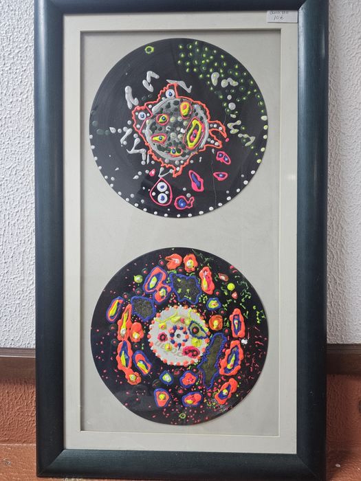 Vendo quadro pintado em discos de vinil