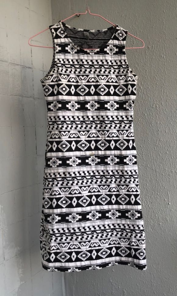 Отдам платье Zara короткое