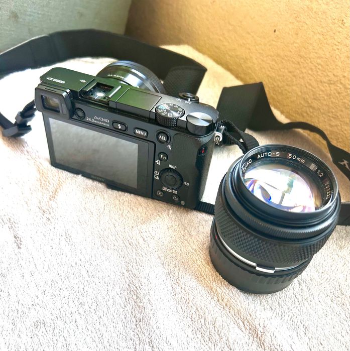 Câmara fotográfica ax6000