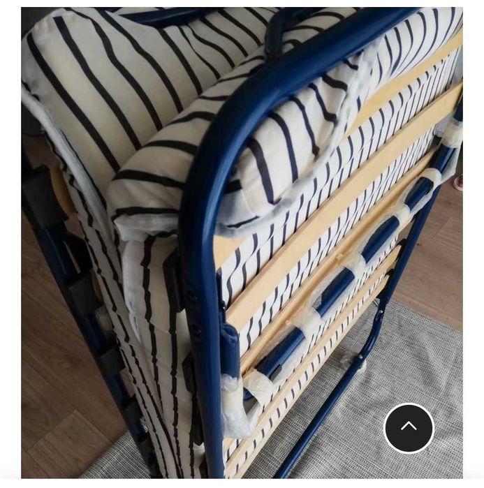 Cama dobrável IKEA sandvika 12334, com colchão. Praticamente novas