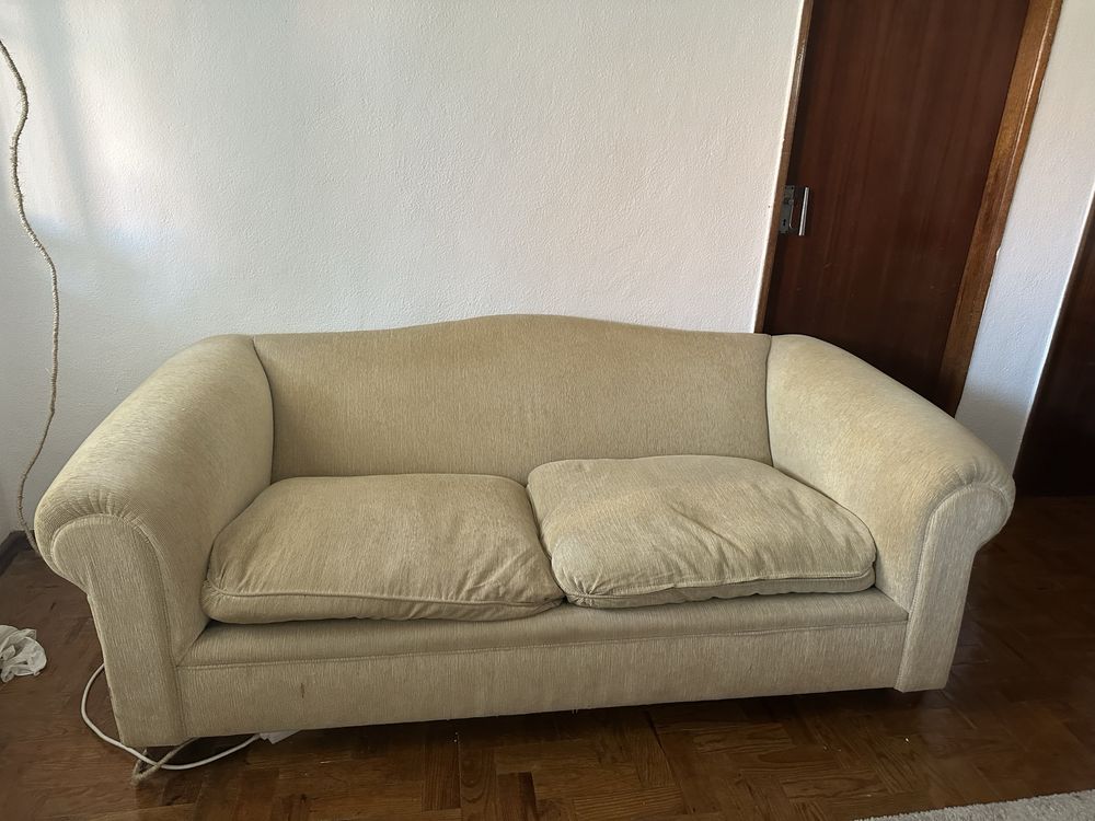 Sofa bege 2 lugares estilo vintage