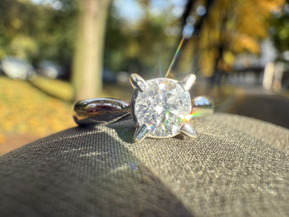 Каблучка з діамантом GIA сертифікат