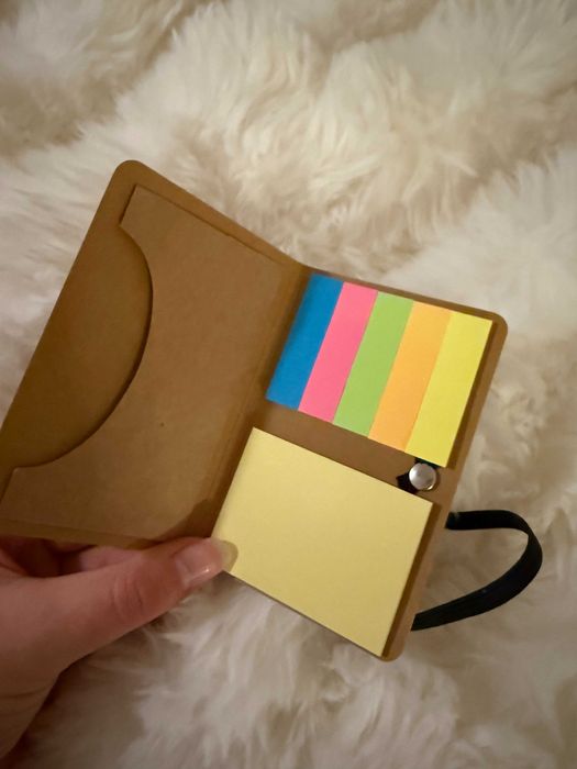 Zestaw karteczek samoprzylepnych w etui