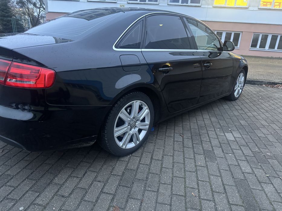 Sprzedam Audi A4B8 2.0 TDI 143km