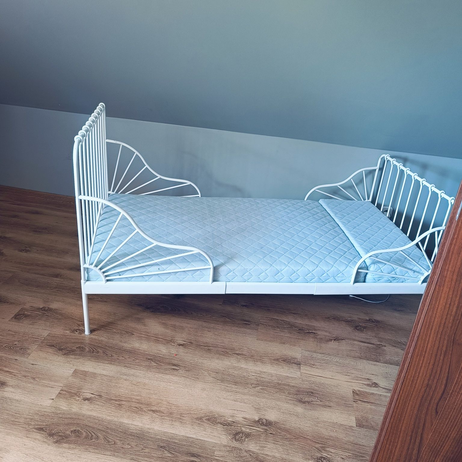 Łóżko Ikea rosnące razem z dzieckiem