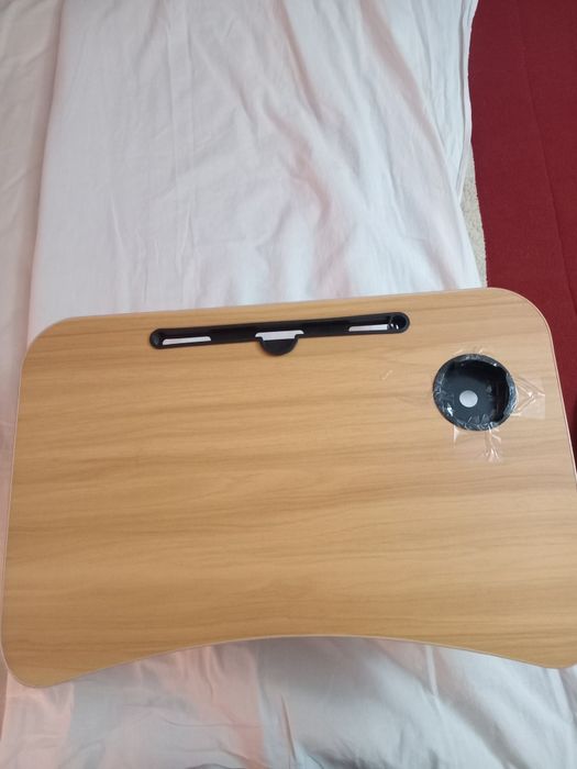 Mesa portátil para refeições ou para trabalhar