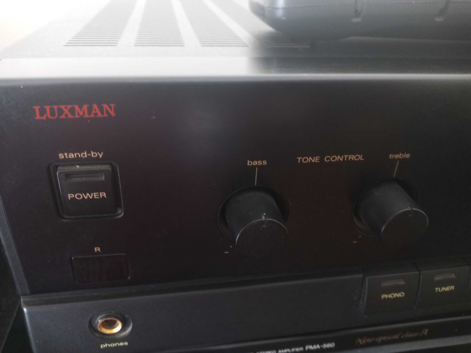 Amplificador Luxman A-215