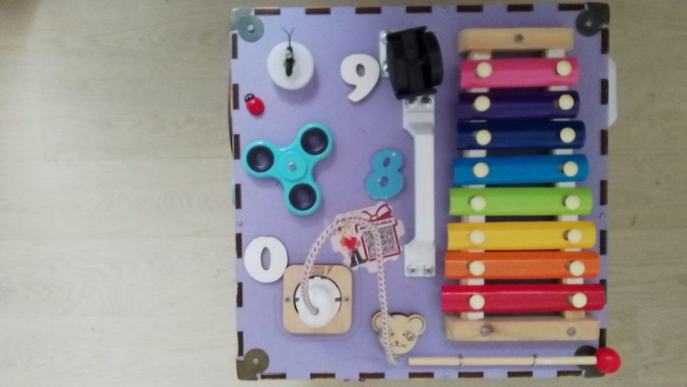 ЦІНУ ЗНИЖЕНО! Бізікуб 30Х30Х30 см розвиваючий куб, стан хороший