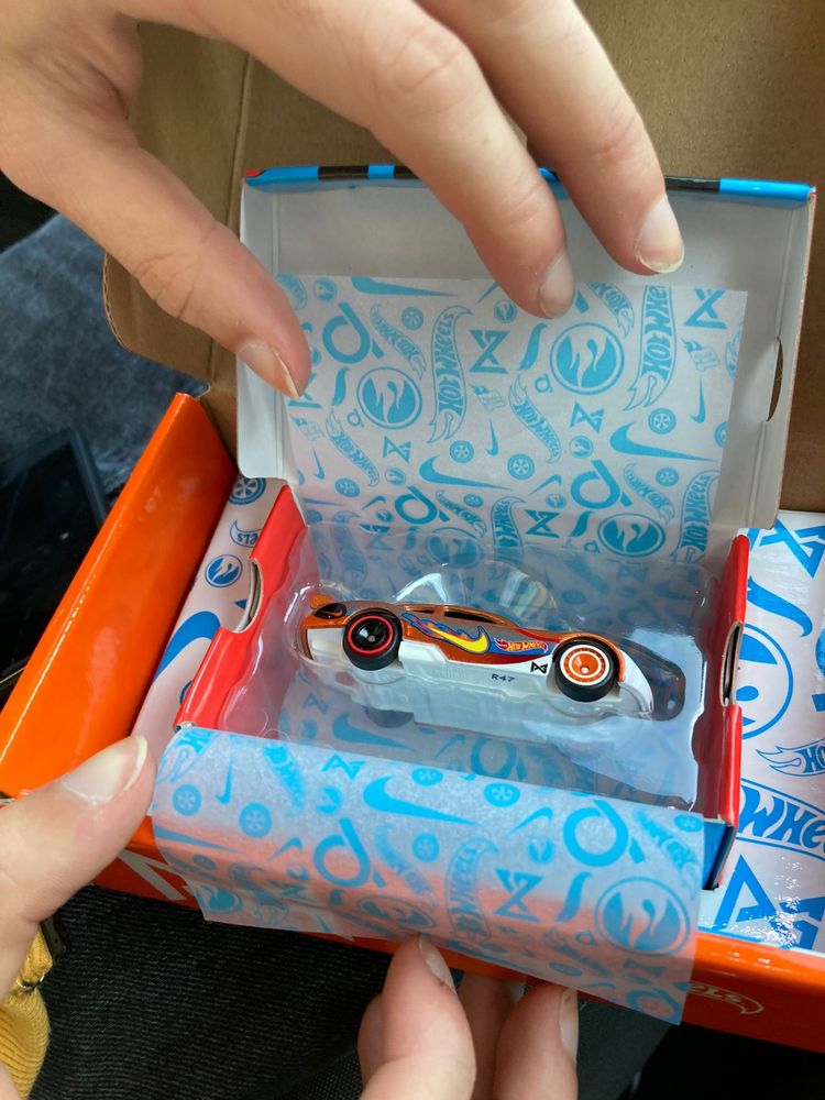 Hotwheels x Paul George x Nike - Circle Tracker