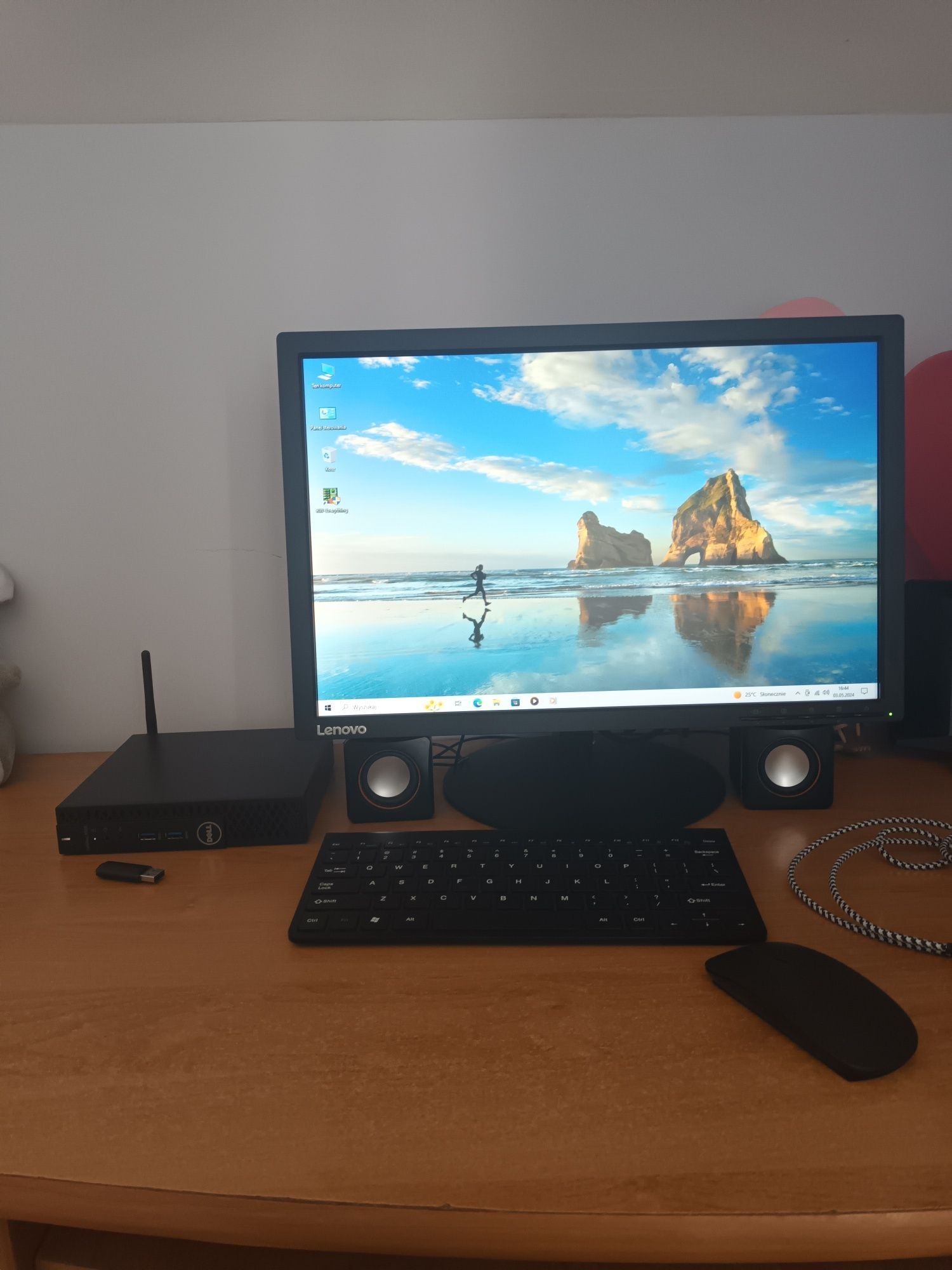 Monitor lenovo 19.5 i komputer Dell micro mini 3050