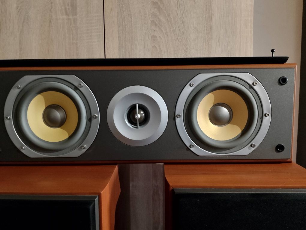Kolumny M audio front central sub aktywny opis