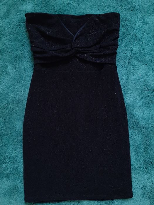 Czarna sukienka Bershka XS