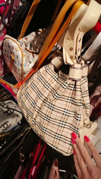 Torebka w kratkę do ręki Burberry torebeczka Kremowa na
