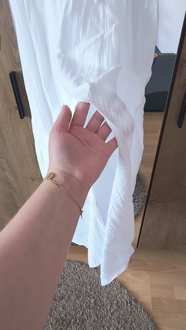 Muślinowa sukienka długa , rozcięcie na nodze