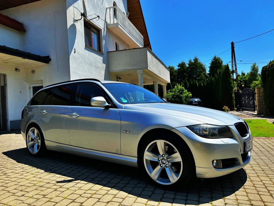 BMW E91 2012r 2.0d 220km