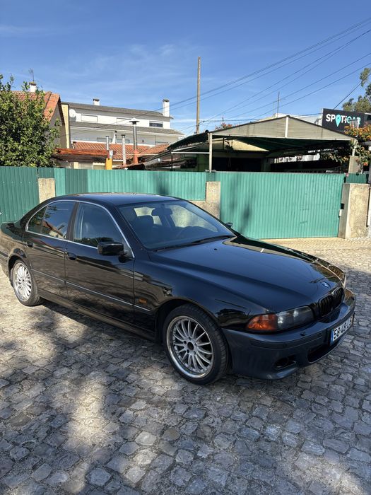 BMW Série 5 E39 528i